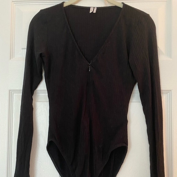 Urban Outfitters Out From Under zip up ribbed black bodysuit. Size Small. - Picture 4 of 7